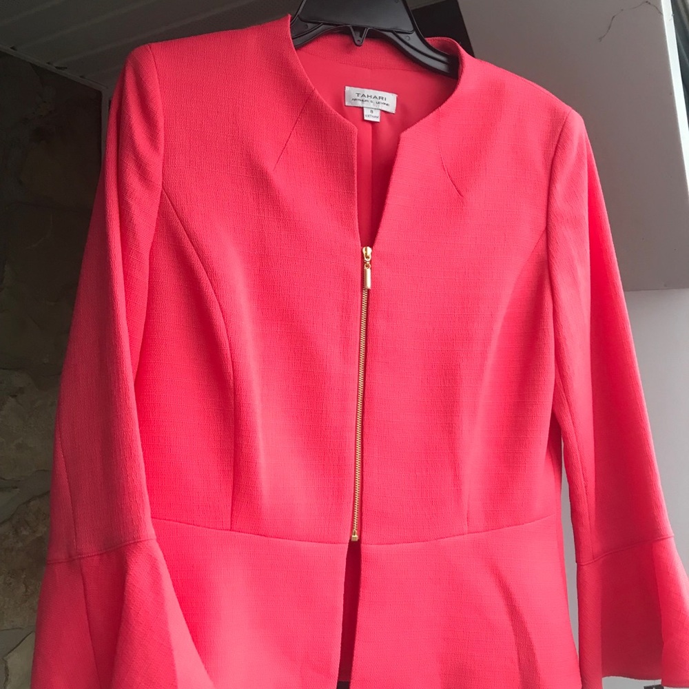 Tahari Coral 2 Piece Suit Set